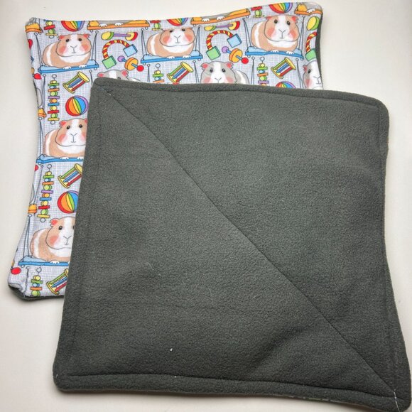 Guinea Pig Piddle Pee Pad X 2 Fleece 11" Square Reversible Washable Reusable New - Picture 2 of 6